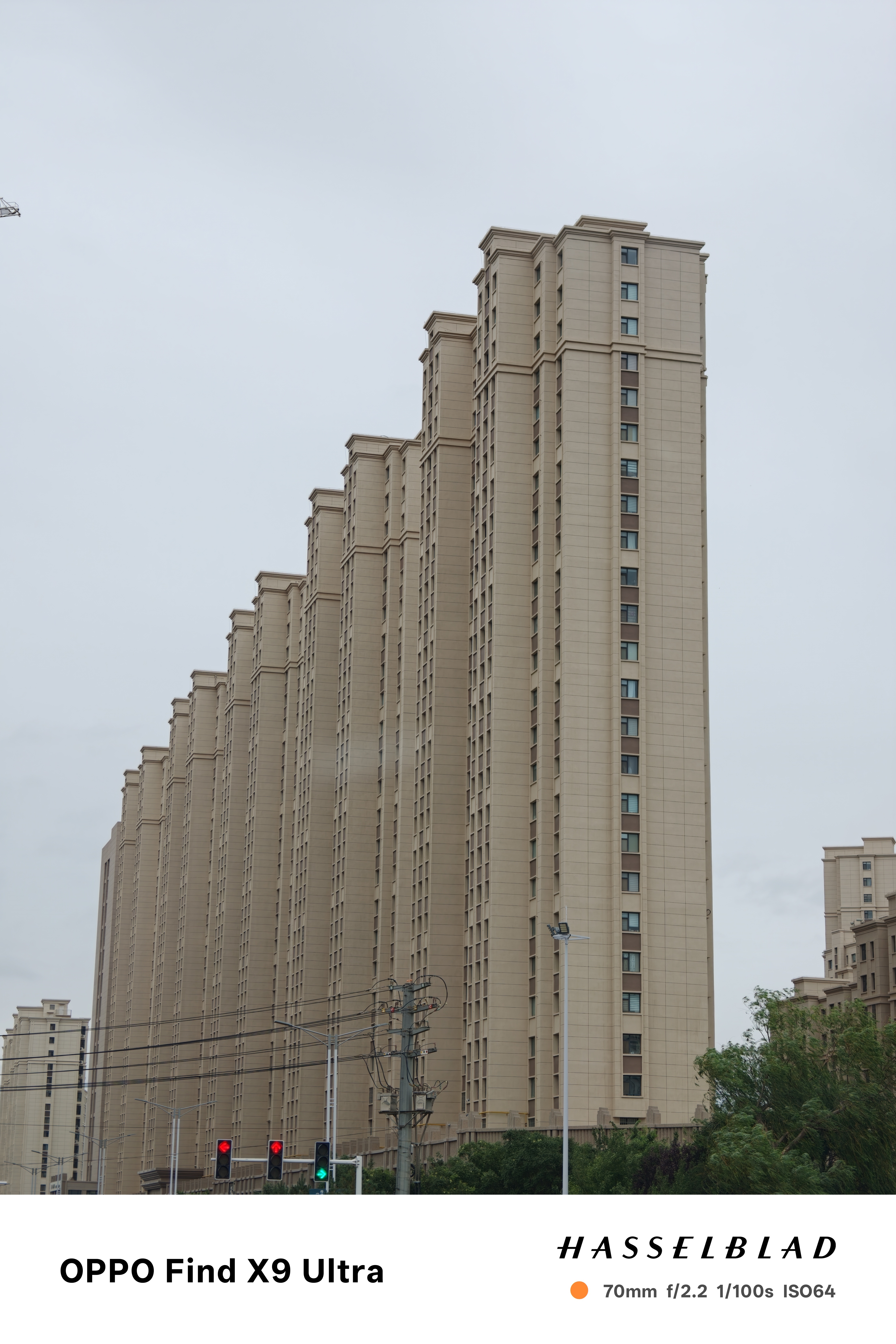 到达张掖，又是一个不需要空调的城市，建筑看起来就是干干净净的 张掖