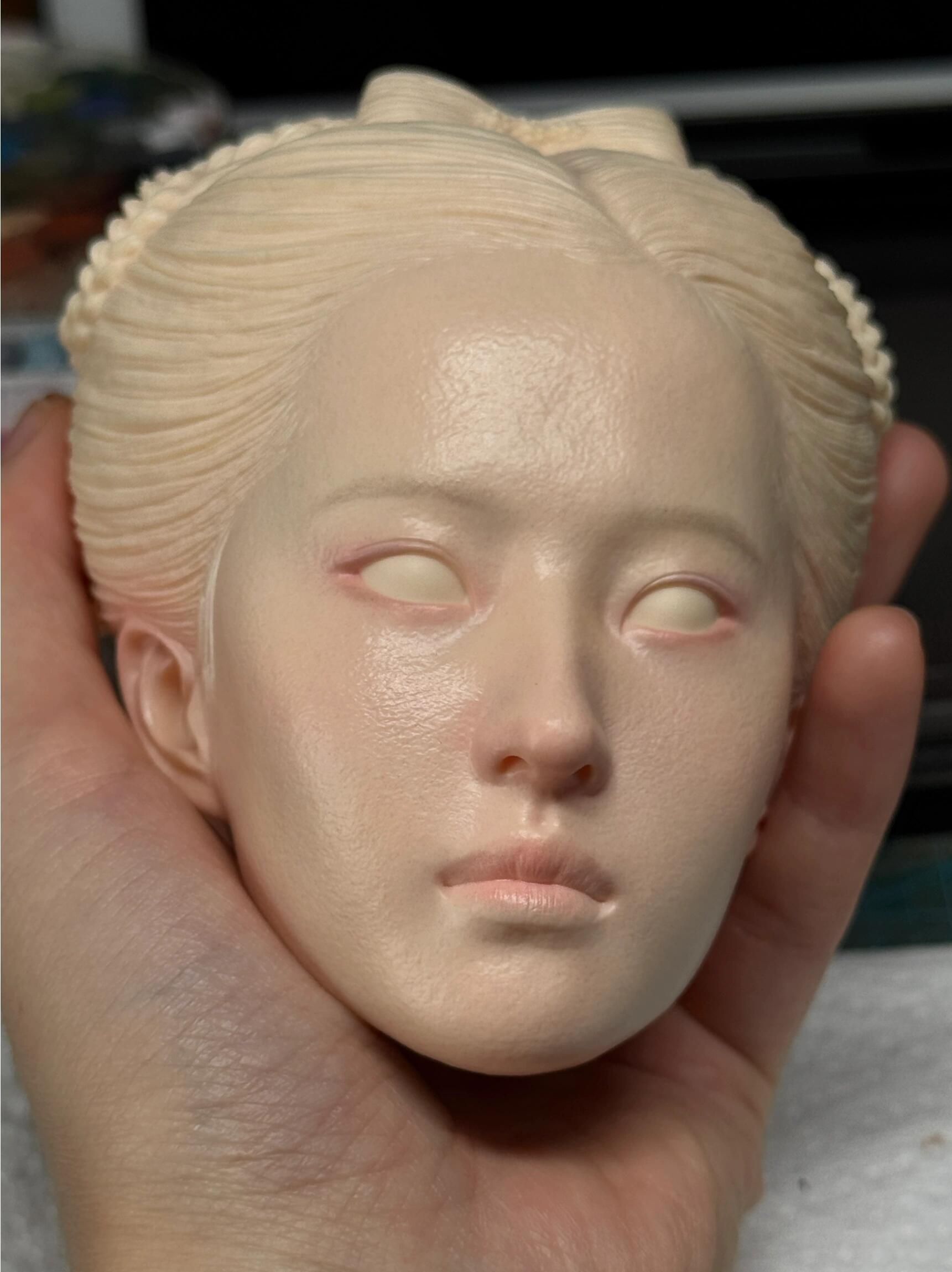 刘亦菲bjd 说真的做的非常美丽非常精致了，可以说是很完美的比例了，但是感觉还是