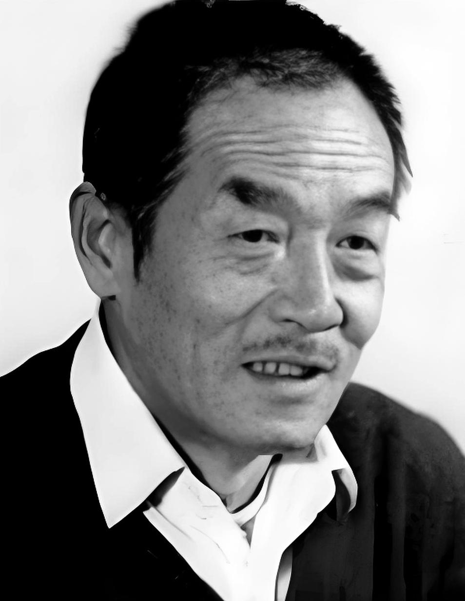 你还记得长影老演员赵宝华吗？1931年他生于北京，是新中国第一届电影明星班的学员