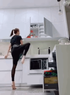 果然身体柔软的人，什么都可以办到。