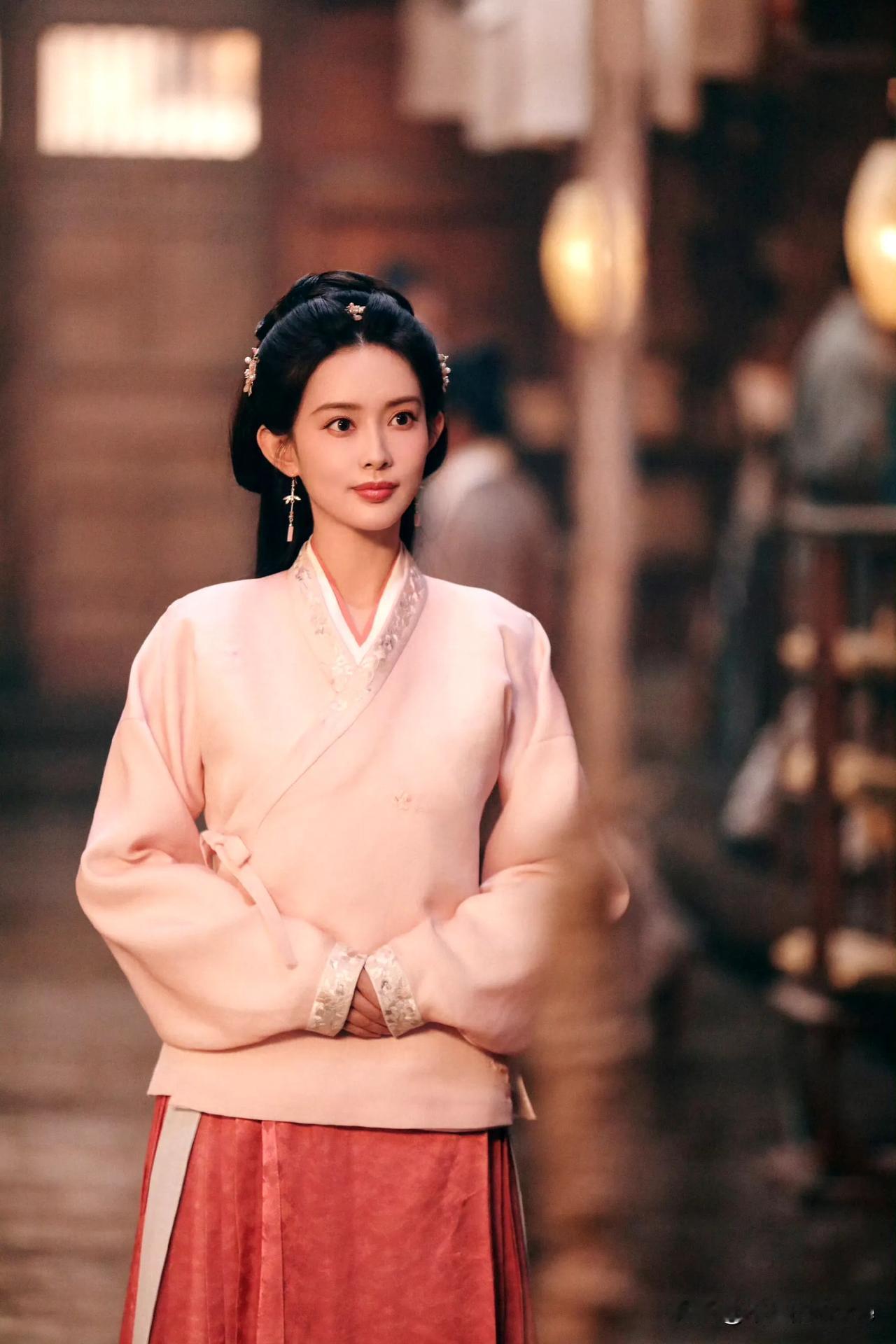 孟子义，收拾收拾准备升咖啦。

近日，孟子义和李昀锐主演的网剧《九重紫》正在持续