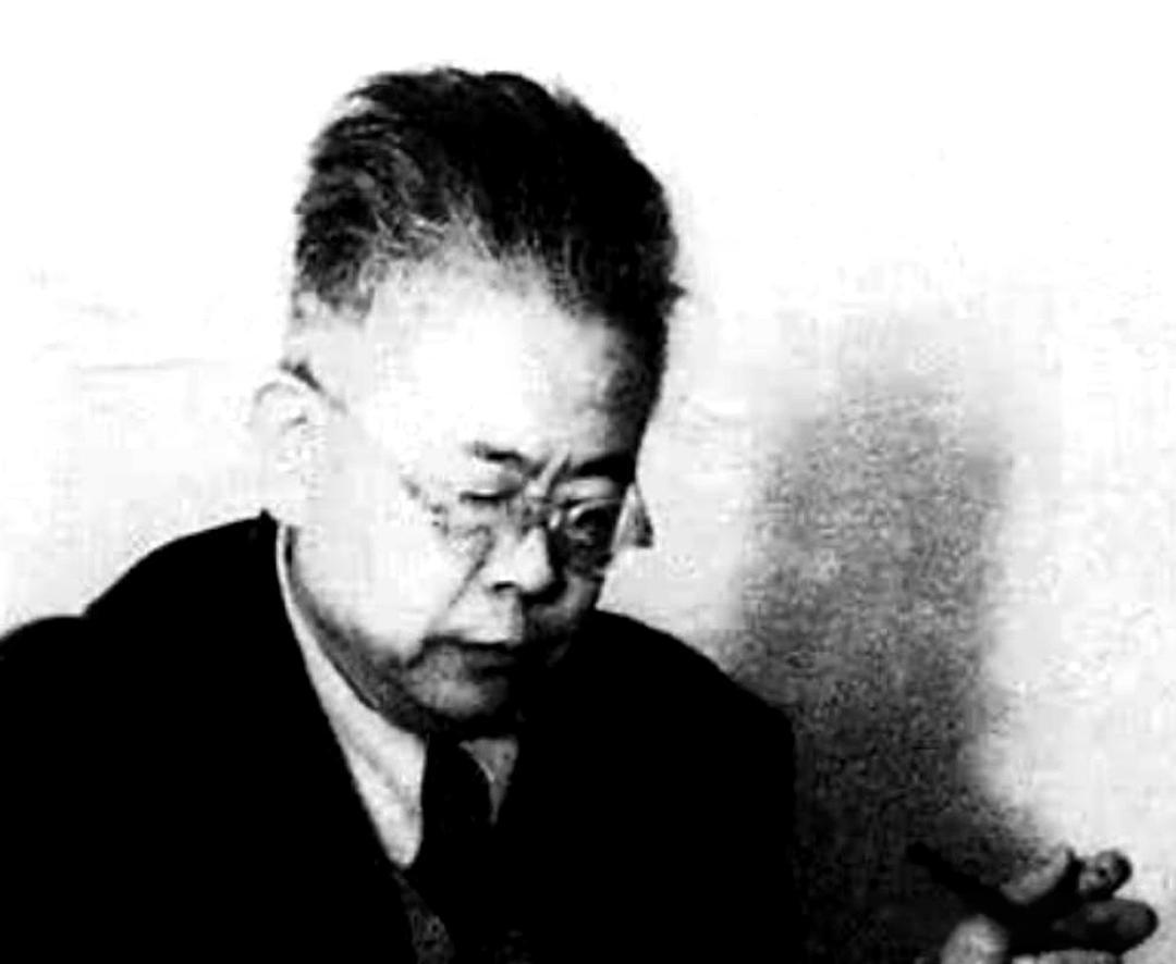 苏联国力鼎盛阶段，全球大量知识分子前往莫斯科参观，写下大量称赞苏联建设成就的文章
