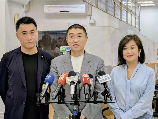 外界普遍认为基隆市是岛内「蓝白合」的示范区，谈到这个议题，基隆市长谢国樑表示，邱