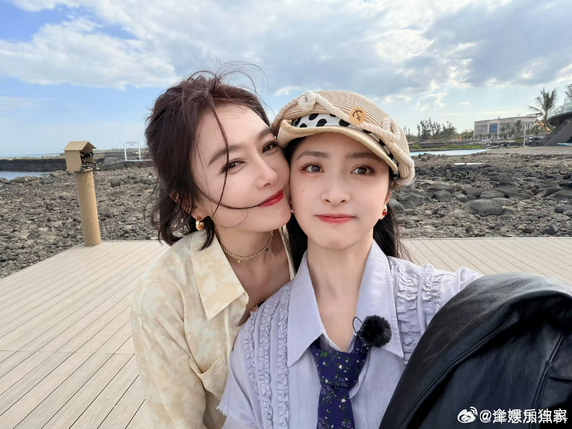 “抱着必给大家出图的决心来的”——沈月在《亲爱的客栈》的这句宣言，让多少人开始蹲