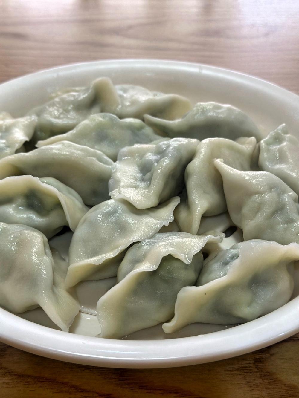 饺子当主食,你要吃多少个?
运动后吃饺子，数量可能会增加到二十多个，平时十五个左