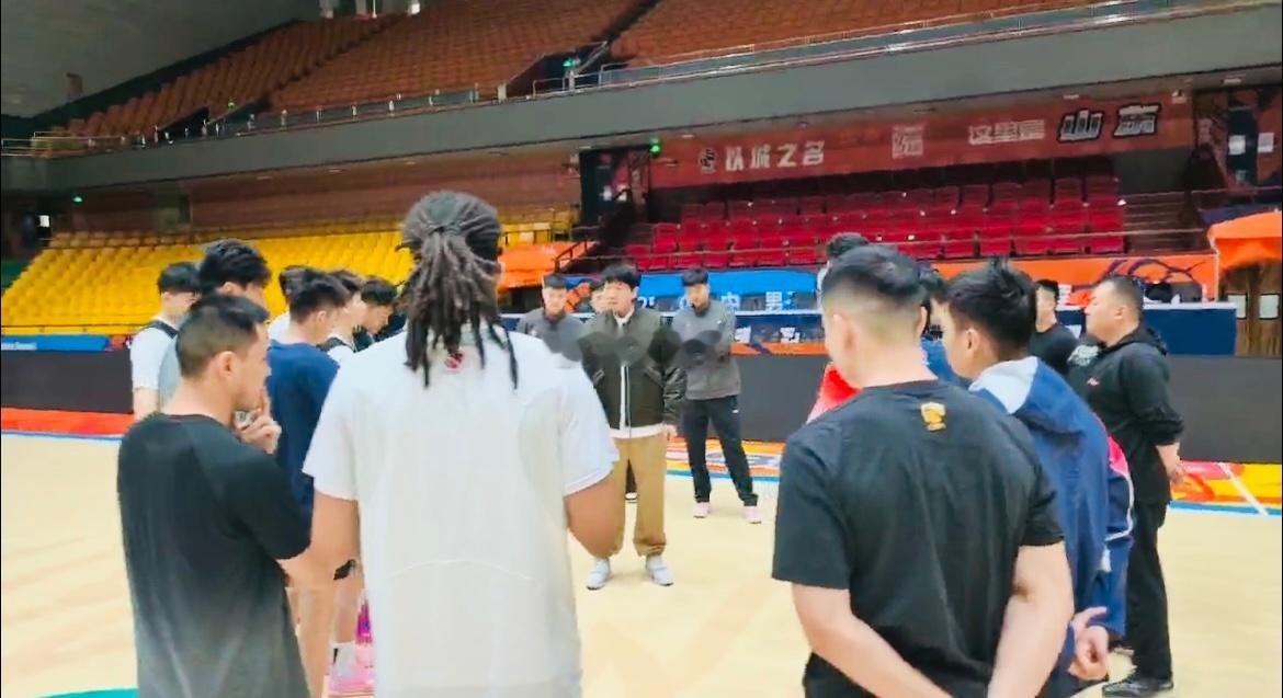 集结备战启新程态度第一苦练冲山东男篮🏀加油 