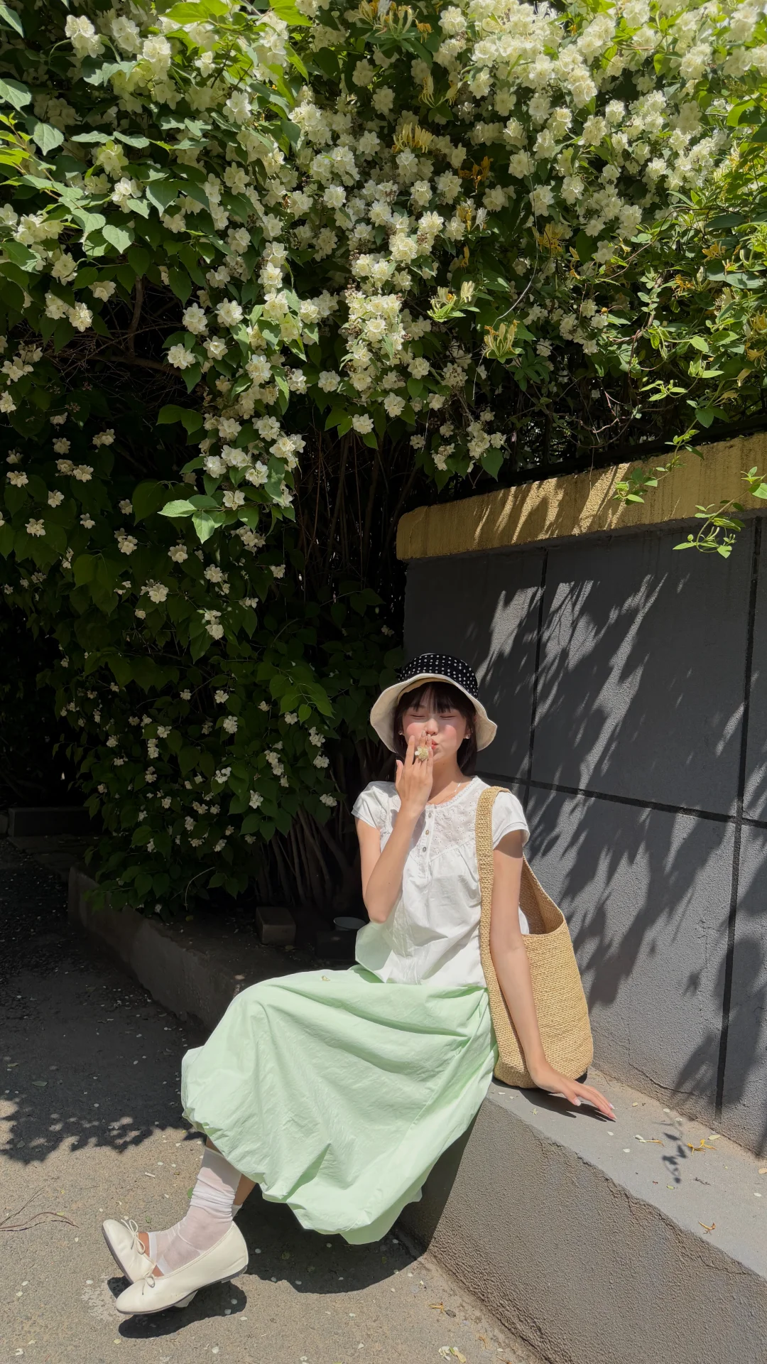 超韩的小巷子 藏在市井里的浪漫花墙