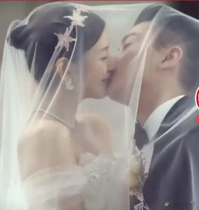陈晓与陈妍希离婚的真正原因原来是这个！
一个人爱你的时候，眼里全是光，
看着你的