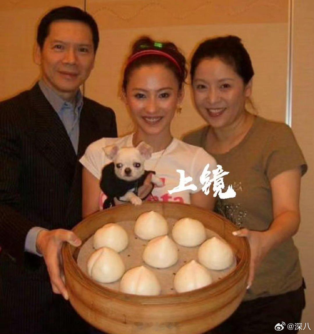 向太张柏芝曾情同母女向太曾一手捧红张柏芝 向太曾一手捧红张柏芝，情同母女向太力挺