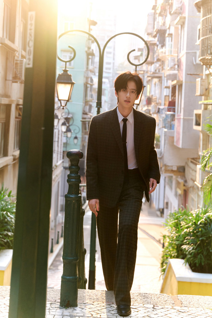 林子烨真的长开了林子烨尖叫之夜出图 林子烨尖叫之夜出图，弟弟这张脸完全是帅哥完成