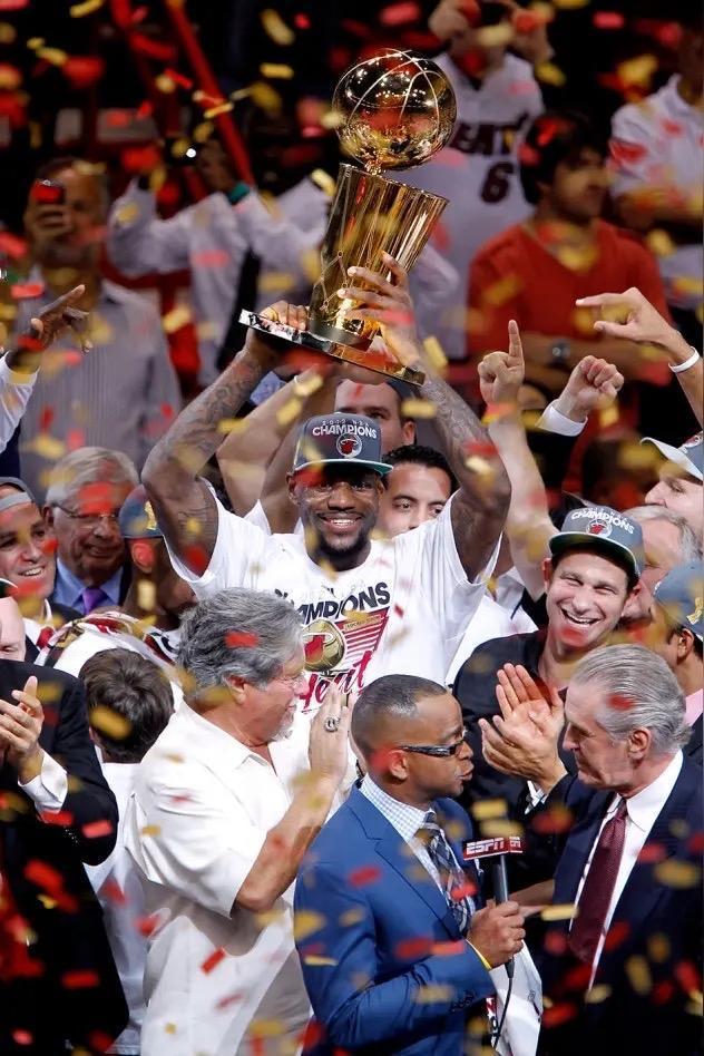 你怎么看根据ESPN名记Shams Charania的报道，勒布朗·詹姆斯计划至