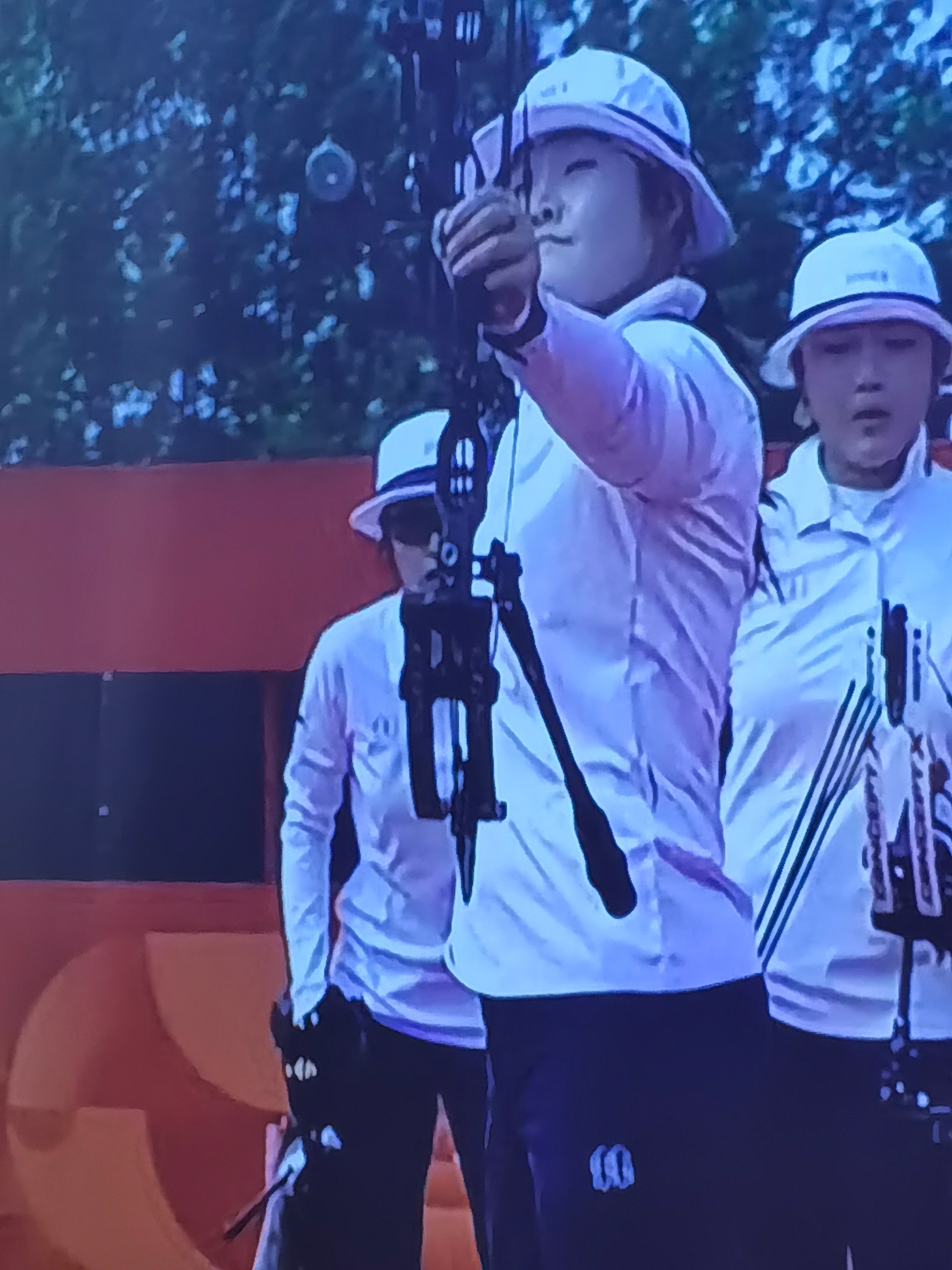 李宇春在射箭。 ​​​