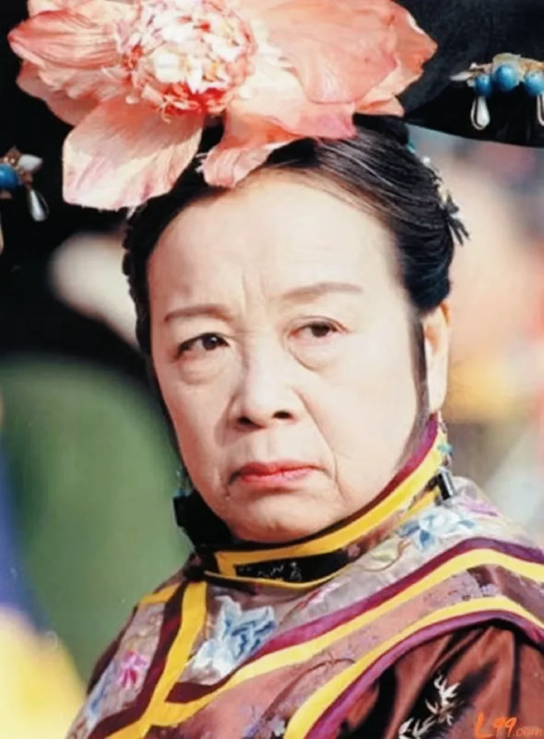 “容嬷嬷”年轻时竟是校花？看照片惊艳到了
