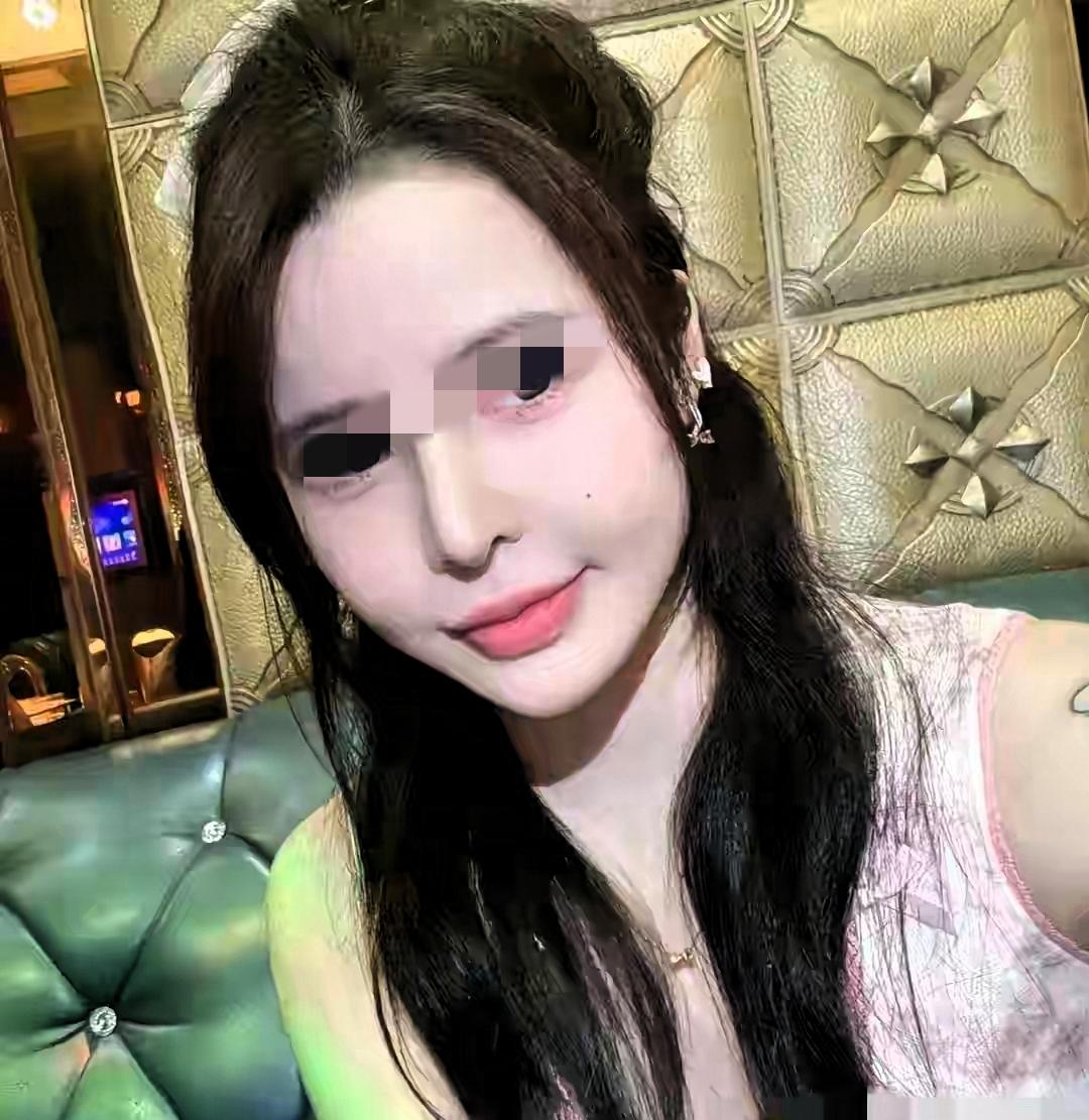 人财两空！广东宝妈梁海燕去世，因羊水栓塞导致，十天花费超50万
 
谁能想到，产