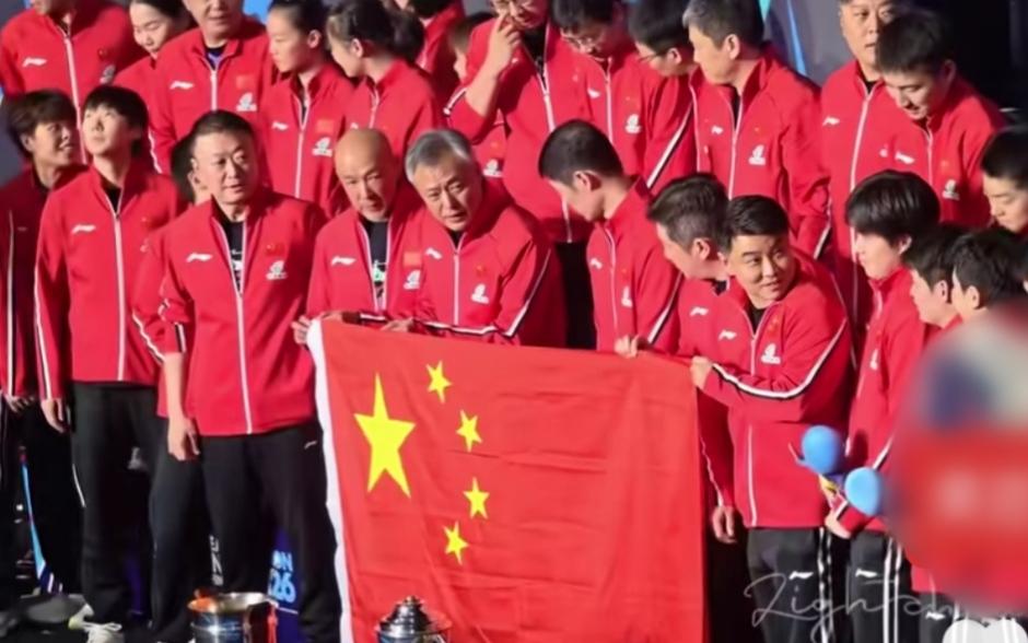 万众瞩目的伦敦世乒赛圆满落幕，国乒健儿奋勇拼搏、不负荣光，包揽男女双打全部冠军，
