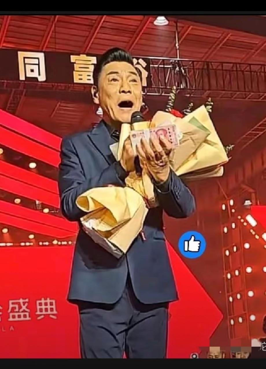 事实证明，凡是混得好的人都是情商极高的人！

屠洪刚在崔培军的工厂公司唱完歌，崔