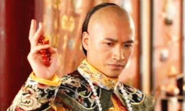 他是一个反贼，一个受到可以让皇帝下圣旨保护的反贼。雍正为了他曾下旨：子孙后代不能