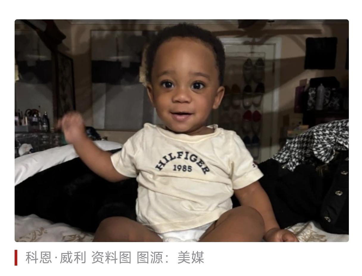有人总鼓吹美国警察“专业”，所谓“清空子弹”是专业，这是最近网上经常看到的。
 