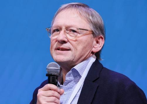 谈妥，俄罗斯派人来华
3月23日，全国人大常委会副委员长，中俄友好、和平与发展委