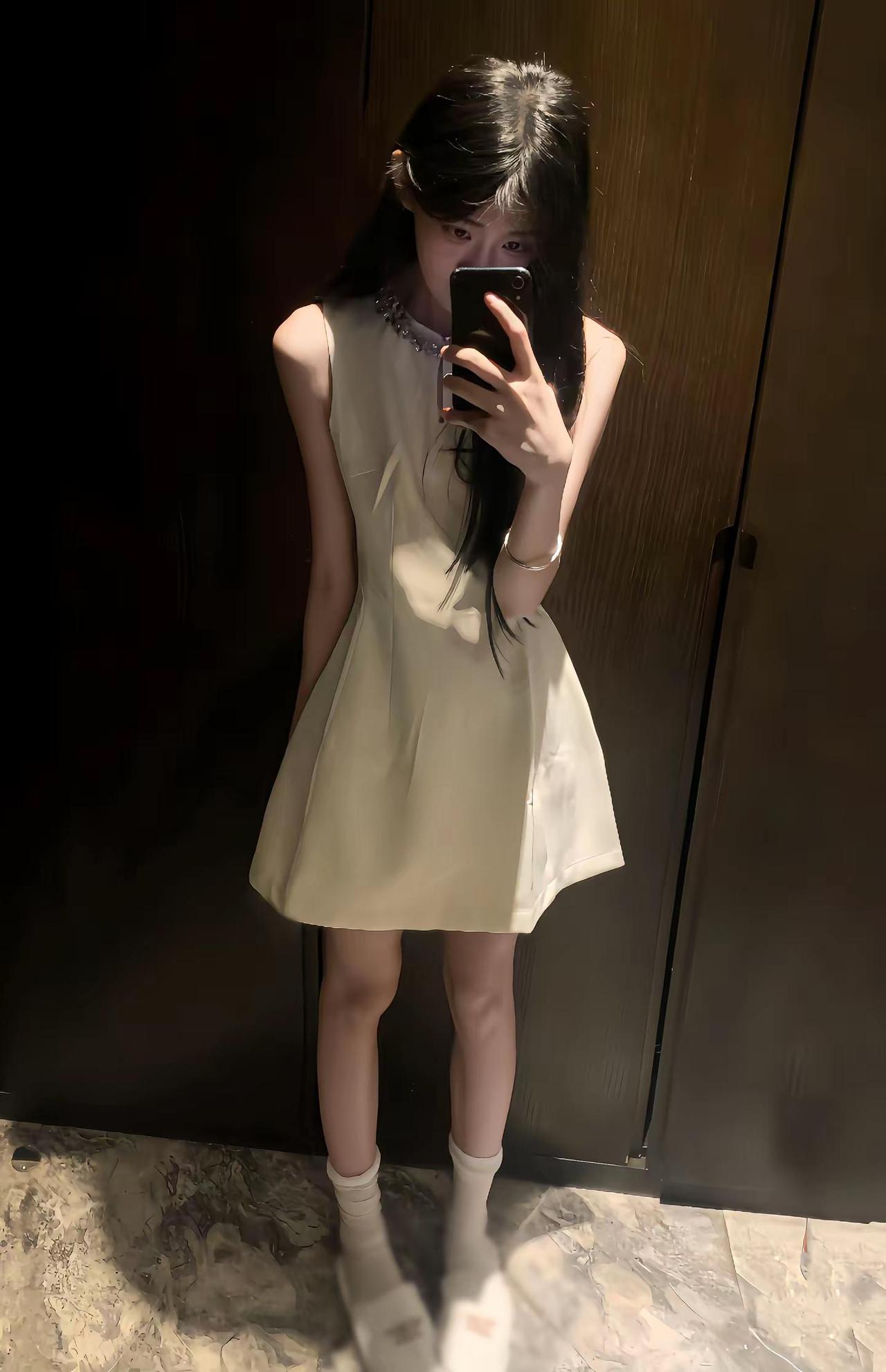 你居然珍惜了一个如此轻视你的人舒胡蕾 RICHINCHEESE
