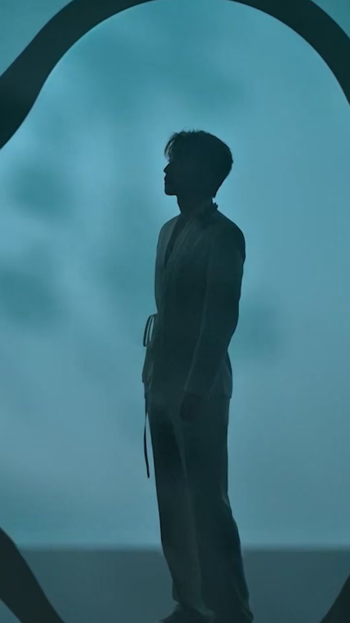 王俊凯代言花西子  啊啊啊啊家人们快看这个剪影！！！这个鼻子！这个下颌线！这个后