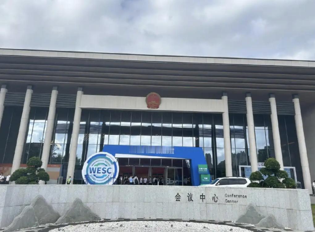 【宁德时代曾毓群：不少企业倾向于抄袭和复制】9月17日消息，今天在宁德举办的20