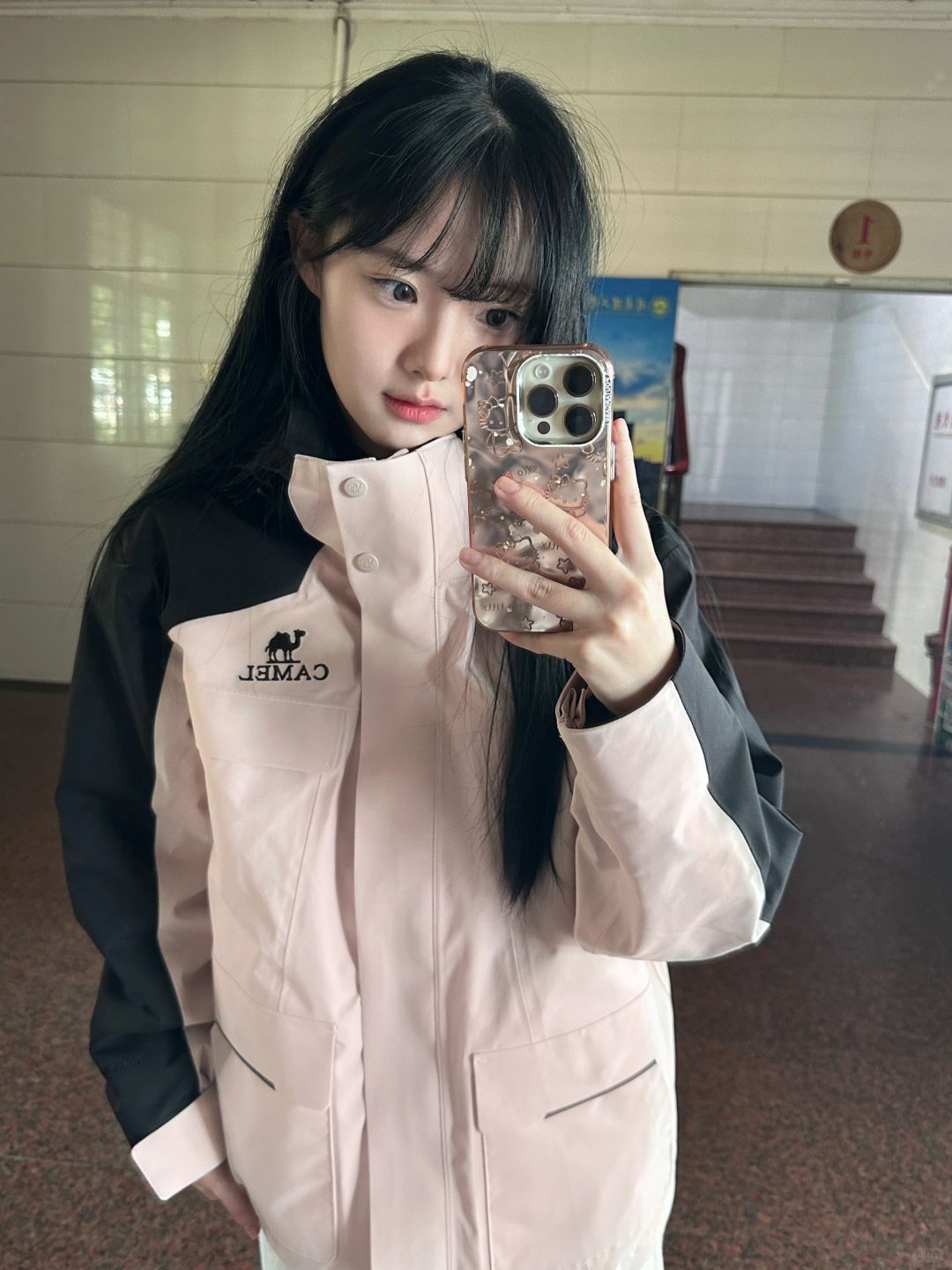 秋天的第一件拼色冲锋衣