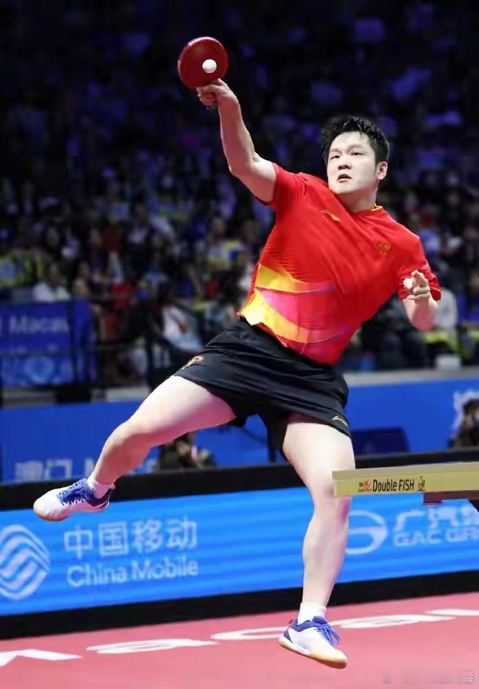 樊振东以4∶1战胜林诗栋，夺得冠军。樊振东四次参加全运会乒乓球比赛，四次闯入男单