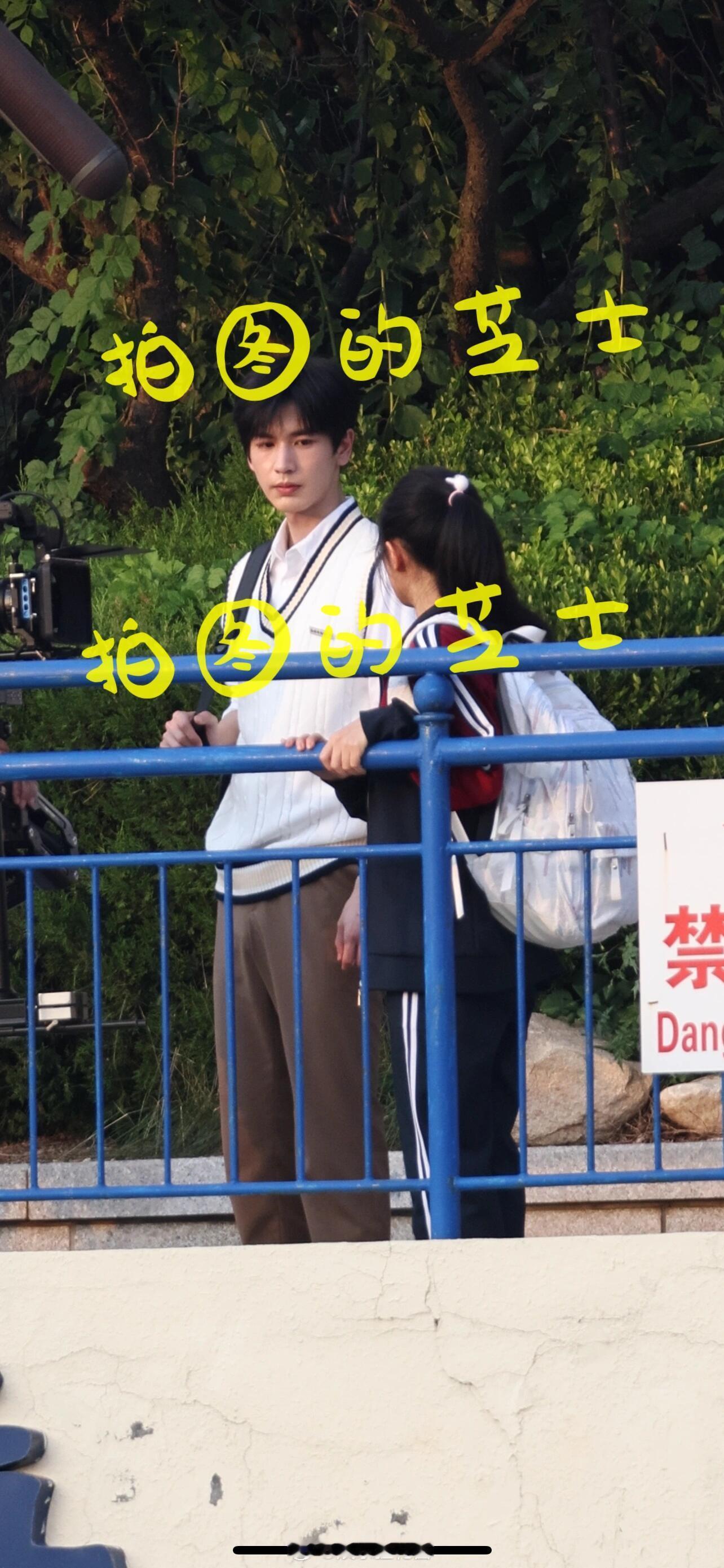 #赵今麦张凌赫樱桃琥珀同框路透# 快点谈恋爱！ ​​​