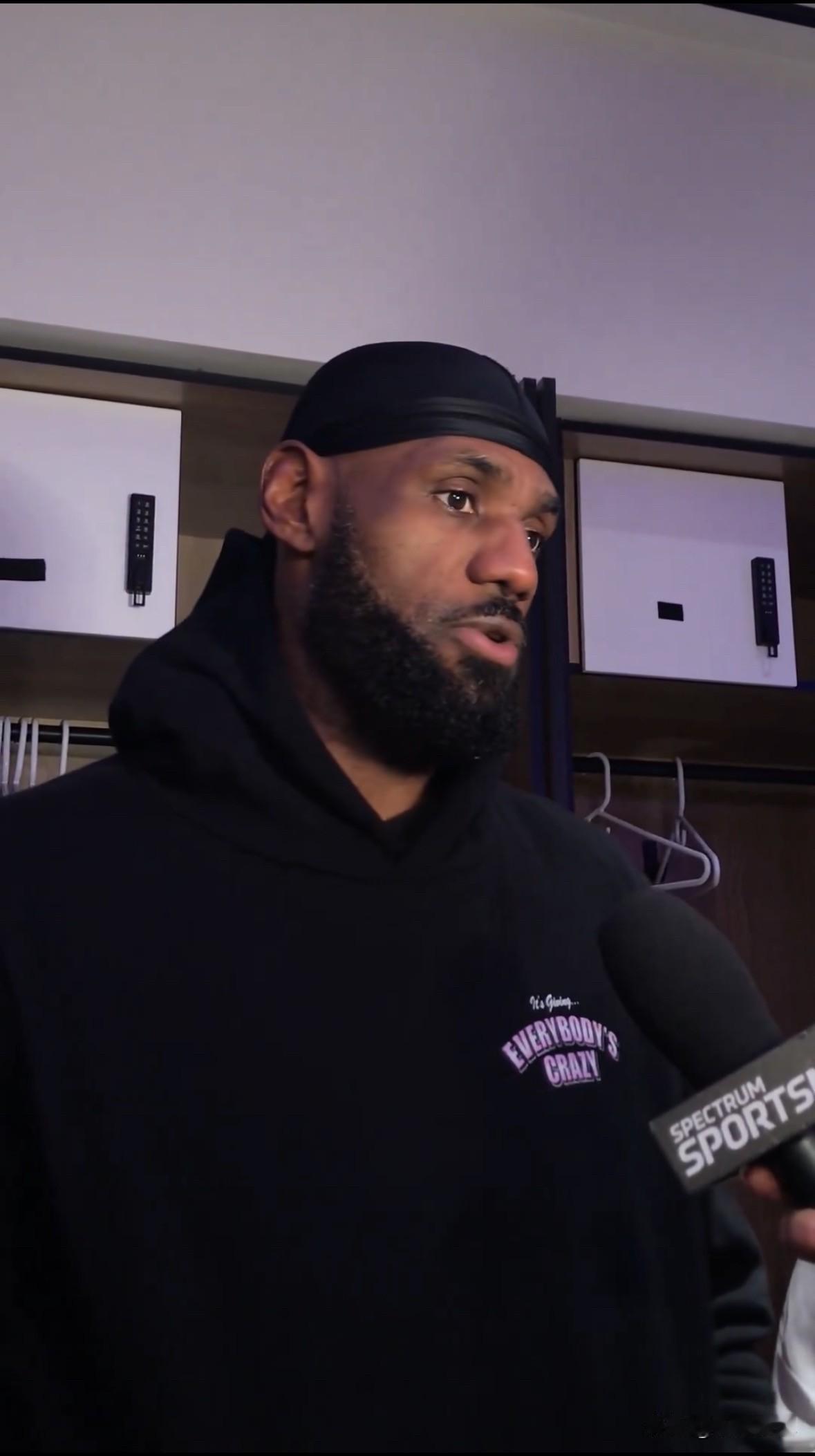 看得通透，詹姆斯谈与湖人队老板珍妮·巴斯之间的不和传闻：

“我根本不在乎什么文