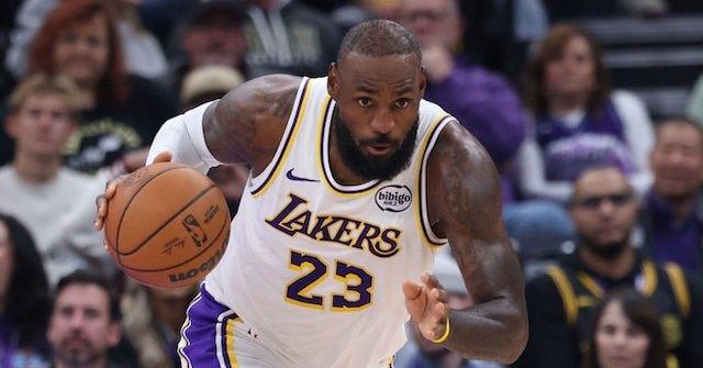 又看了一遍比赛，讲真，东契奇还有进步空间


先说进攻，东子末节体能有点影响手感