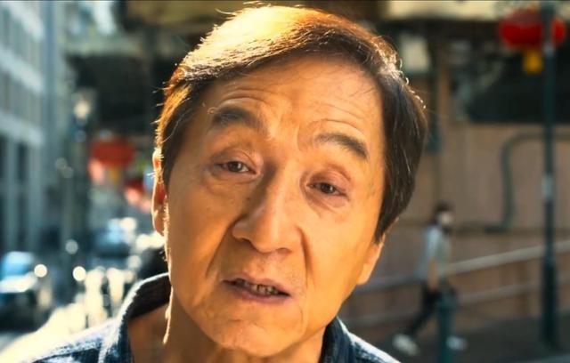 成龙又不缺钱，为啥还玩命拍电影？
成龙的财富积累主要来自电影事业和投资，2025