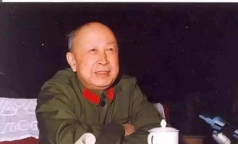 钱学森之卓越，非言语所能尽述，其影响力跨越数十载春秋，所创钱学森弹道，犹如科技界