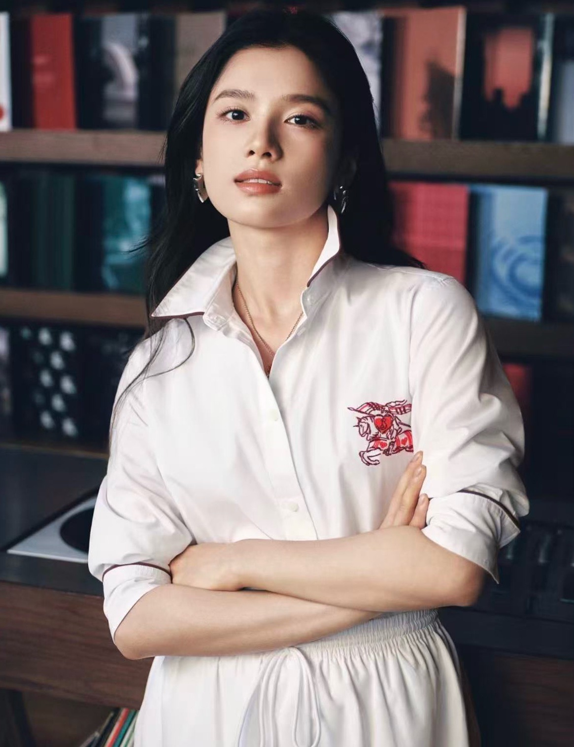 时尚灵感解读 Burberry品牌大使 张婧仪 与Burberry美妆品牌大使张