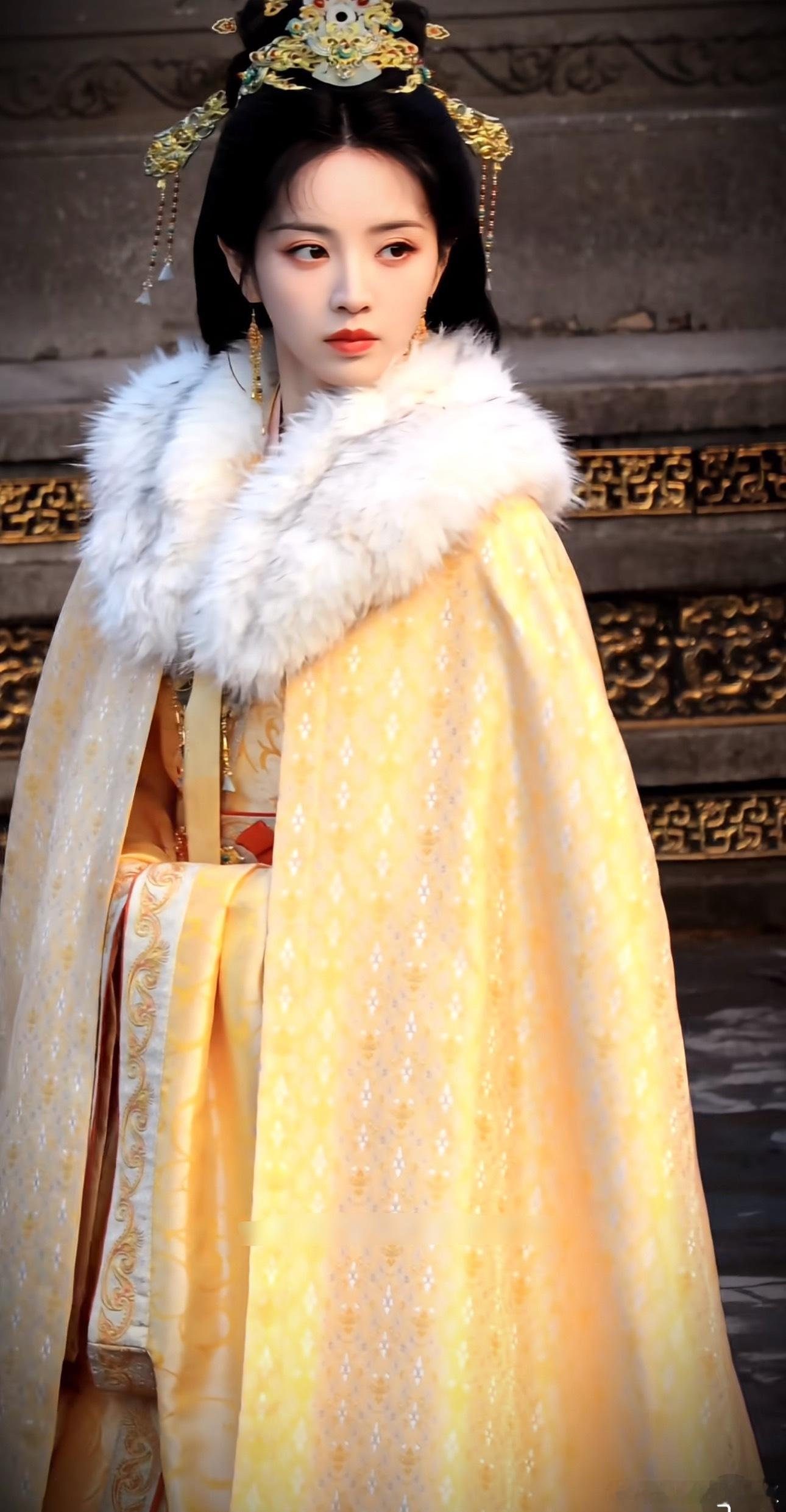 有人问田曦薇还会大火吗？其实她很美，但可能还没找到真正的舒适区，傻白甜古偶也许不