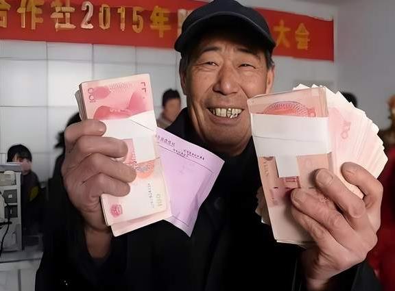 农民养老金该涨吗？人大代表建议涨到每月500元，城乡差距太心酸

一百多块一个月