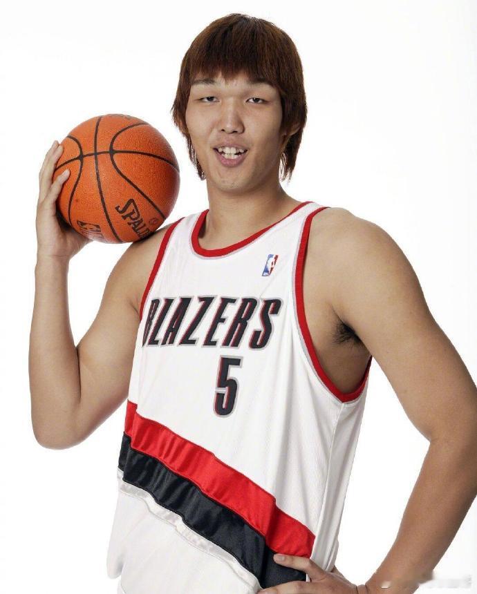 美媒评选出来的NBA历史最丑10人[吃瓜]一水的内线，就一个后卫卡塞尔！第一名，
