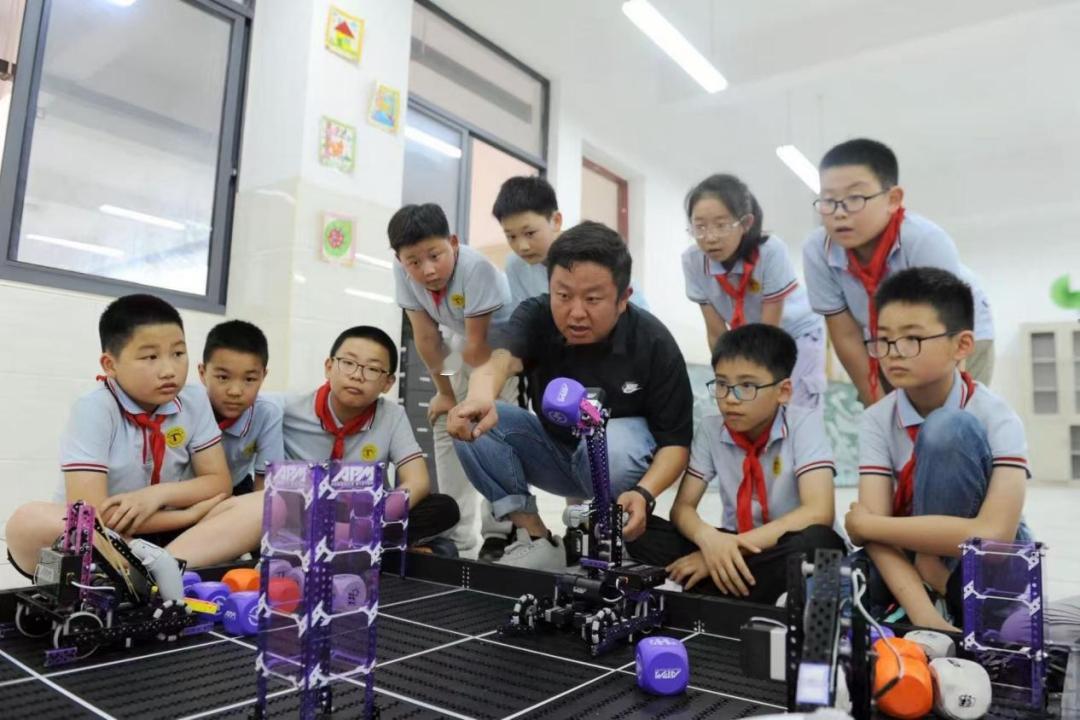 瑶海学子拿下全国科创最高奖教育部主办的第27届全国师生数字素养实践活动全国总决赛
