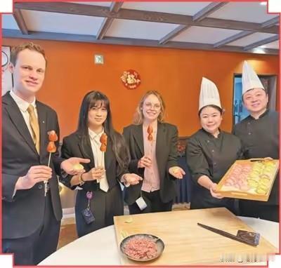 马年春节 中阿文化交流活动
丰富多彩
马年春节，中国驻埃及大使馆举行2026“温