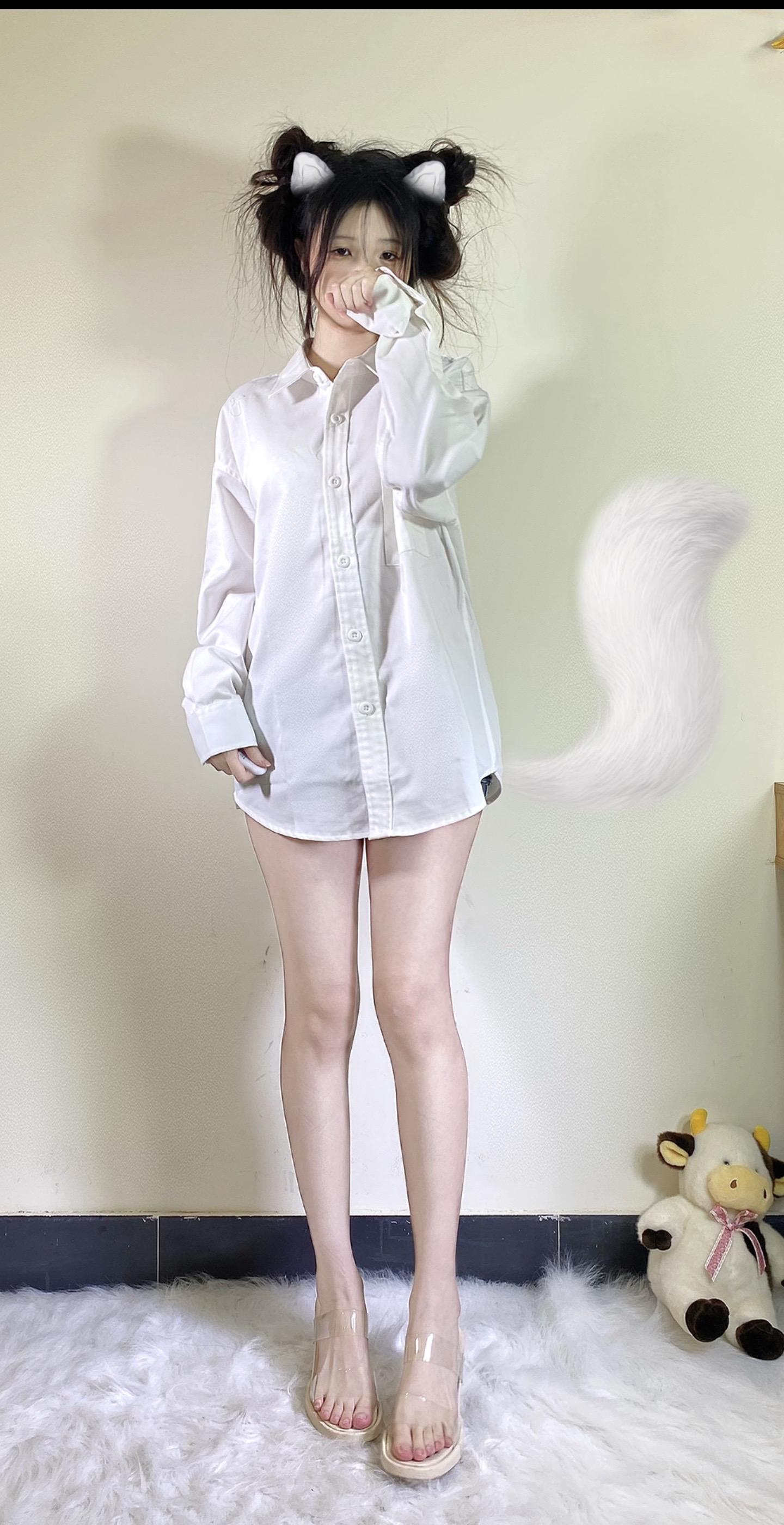 女友白衬衫。