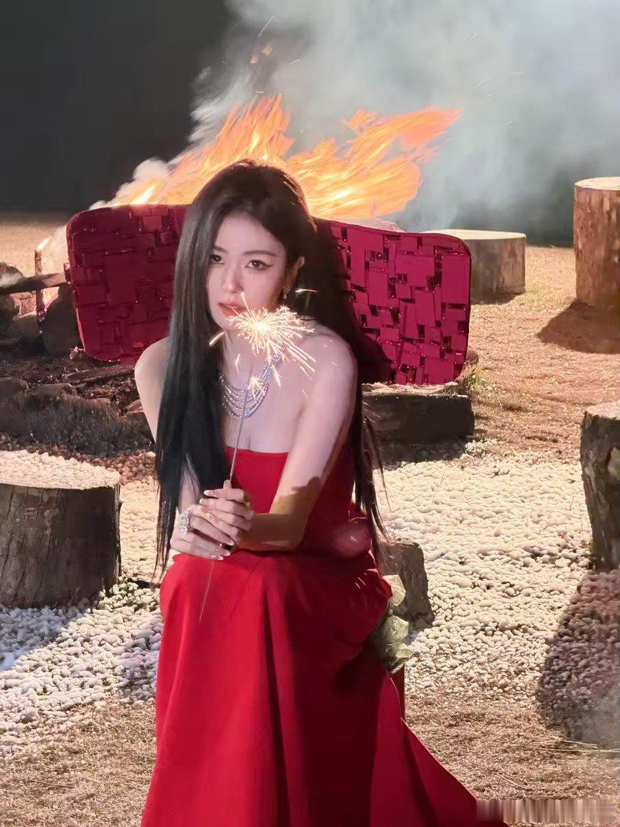 王鹤棣 白鹿净看些没有营养的白鹿这波操作我给满分！面对王鹤棣的质疑，直接甩出结婚