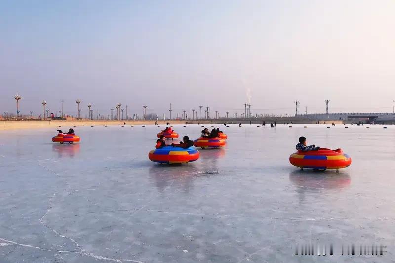 大雪已至，快收下这份冰雪玩法攻略！
今日大雪，冬日氛围直接拉满！想在这个冬天玩得