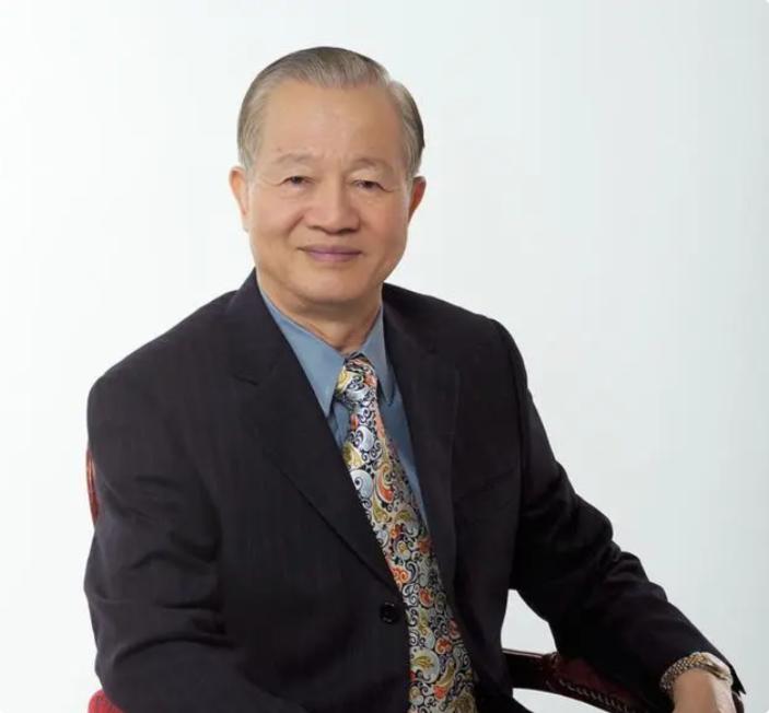 曾仕强说：“孩子降生在你家，
并不是你们夫妻一高兴
就把他生出来了，
而是他选择