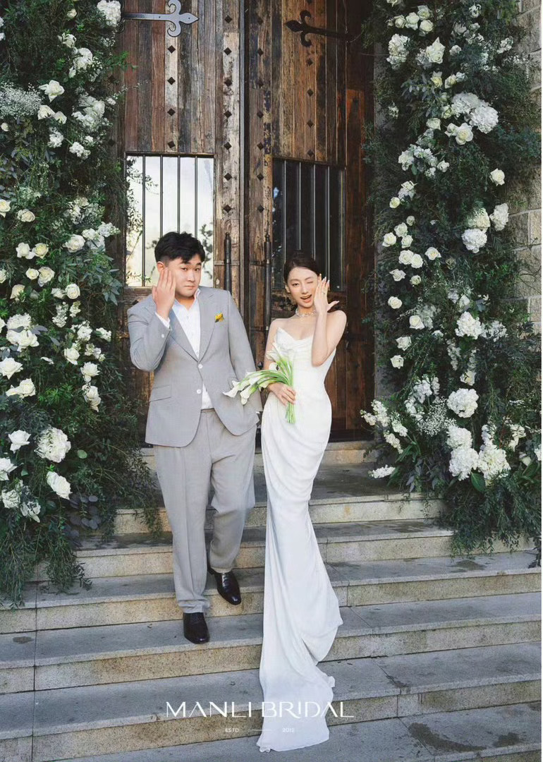 张百乔张百乔与小雪从2019年裸婚到2024年补办婚礼的感人历程，重点聚焦近期因