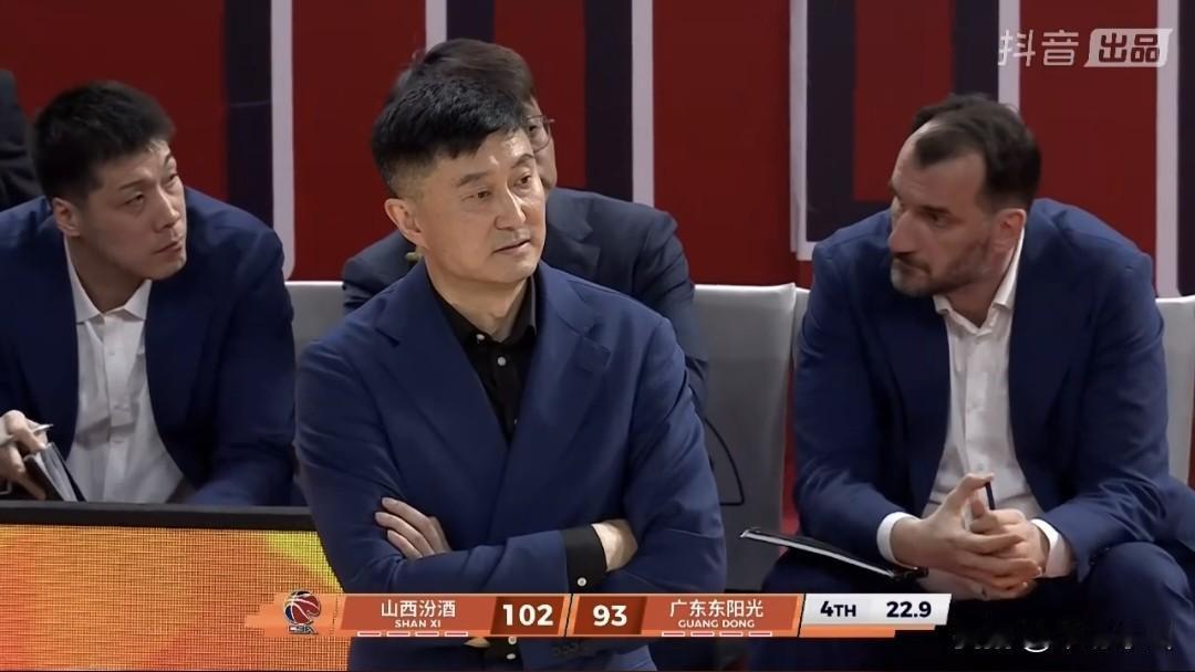 CBA第41轮山西主场106-96战胜广东
   4月20日晚，CBA常规赛第4