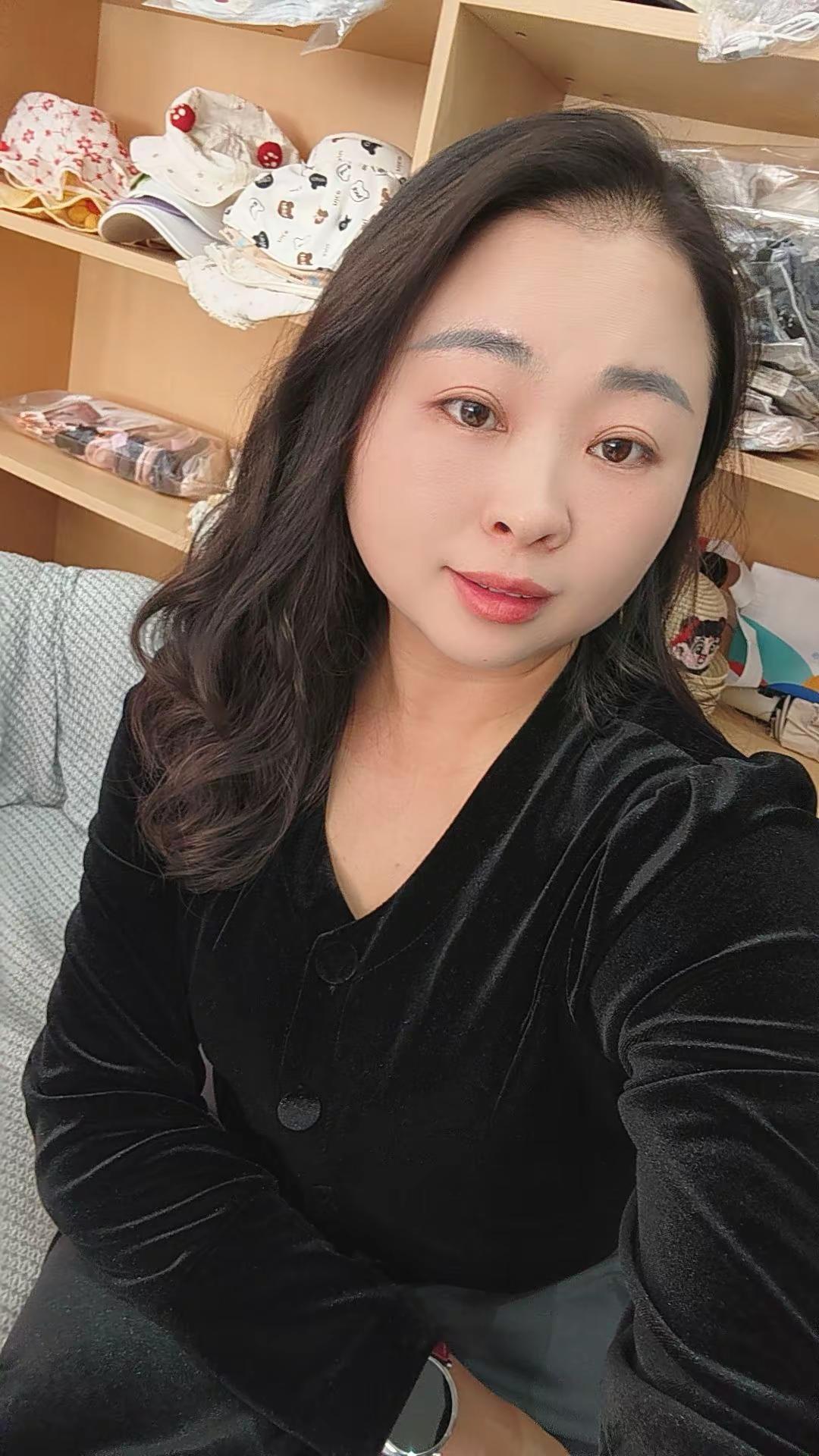 容貌焦虑啦！服装店主守店日常 每天不敢直视镜子不敢用原相机！