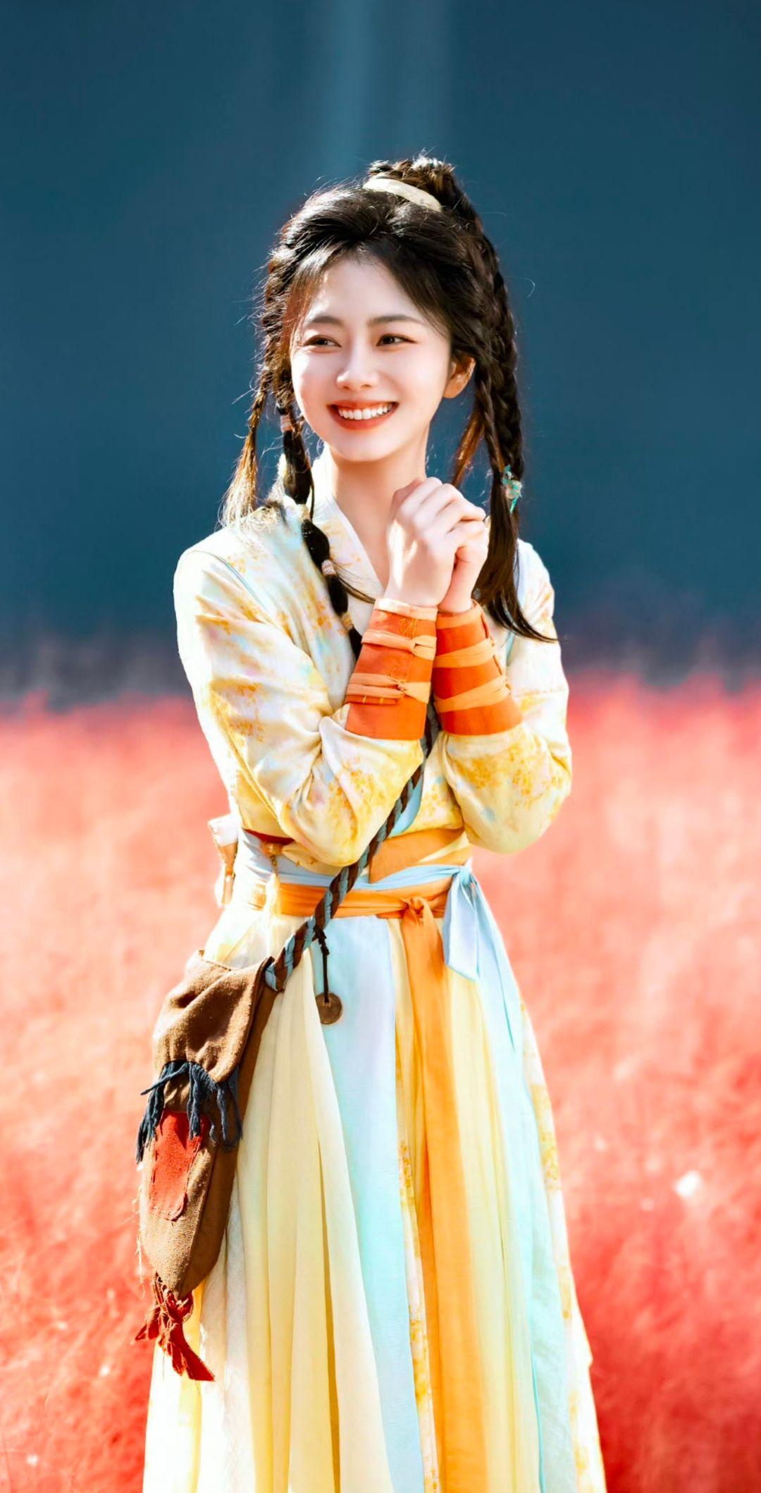 新年两眼一睁就是看谭松韵😍  我家满分女谭松韵就这样承包了我的跨年！...