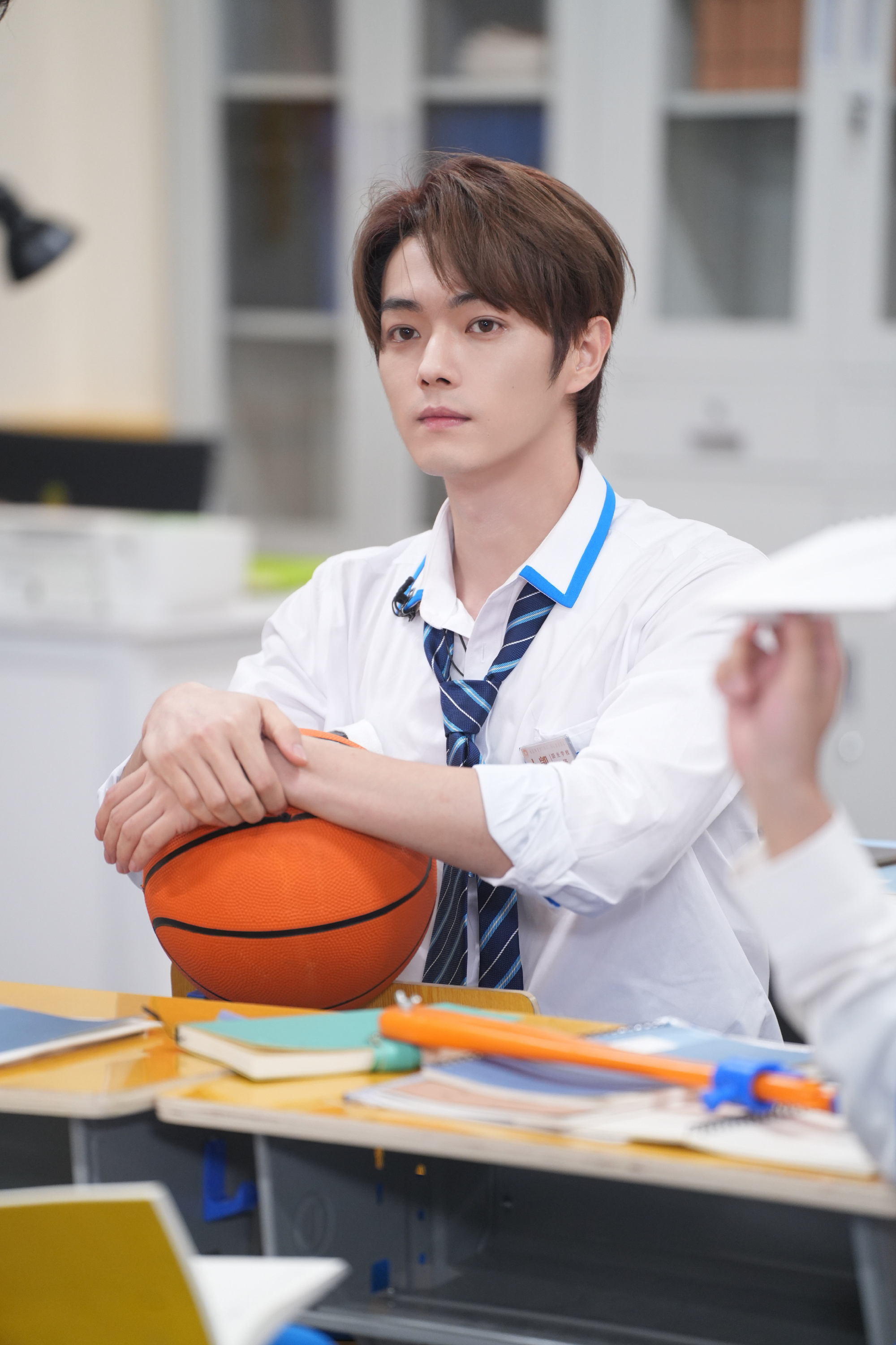 许凯 等着下课去打球的学长belike： 