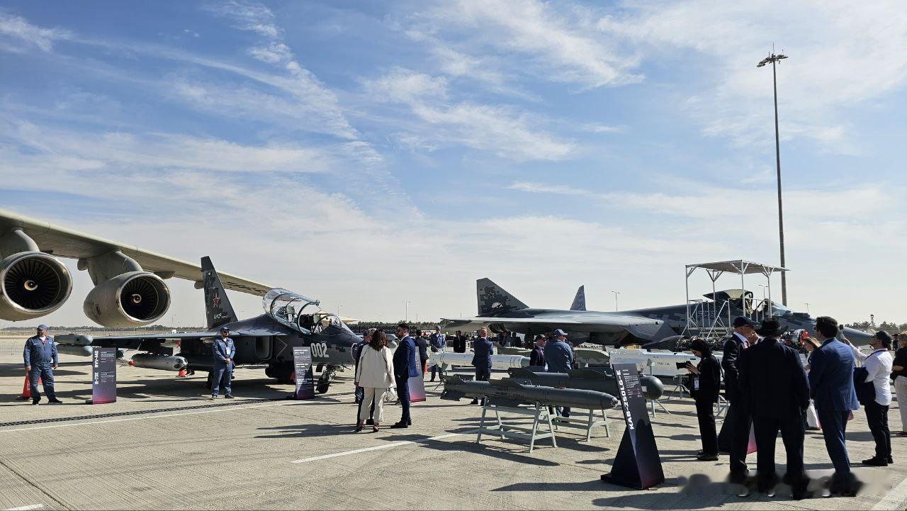 🇷🇺🇦🇪俄罗斯国家技术集团（Rostec）的展位已在2025年迪拜航展上
