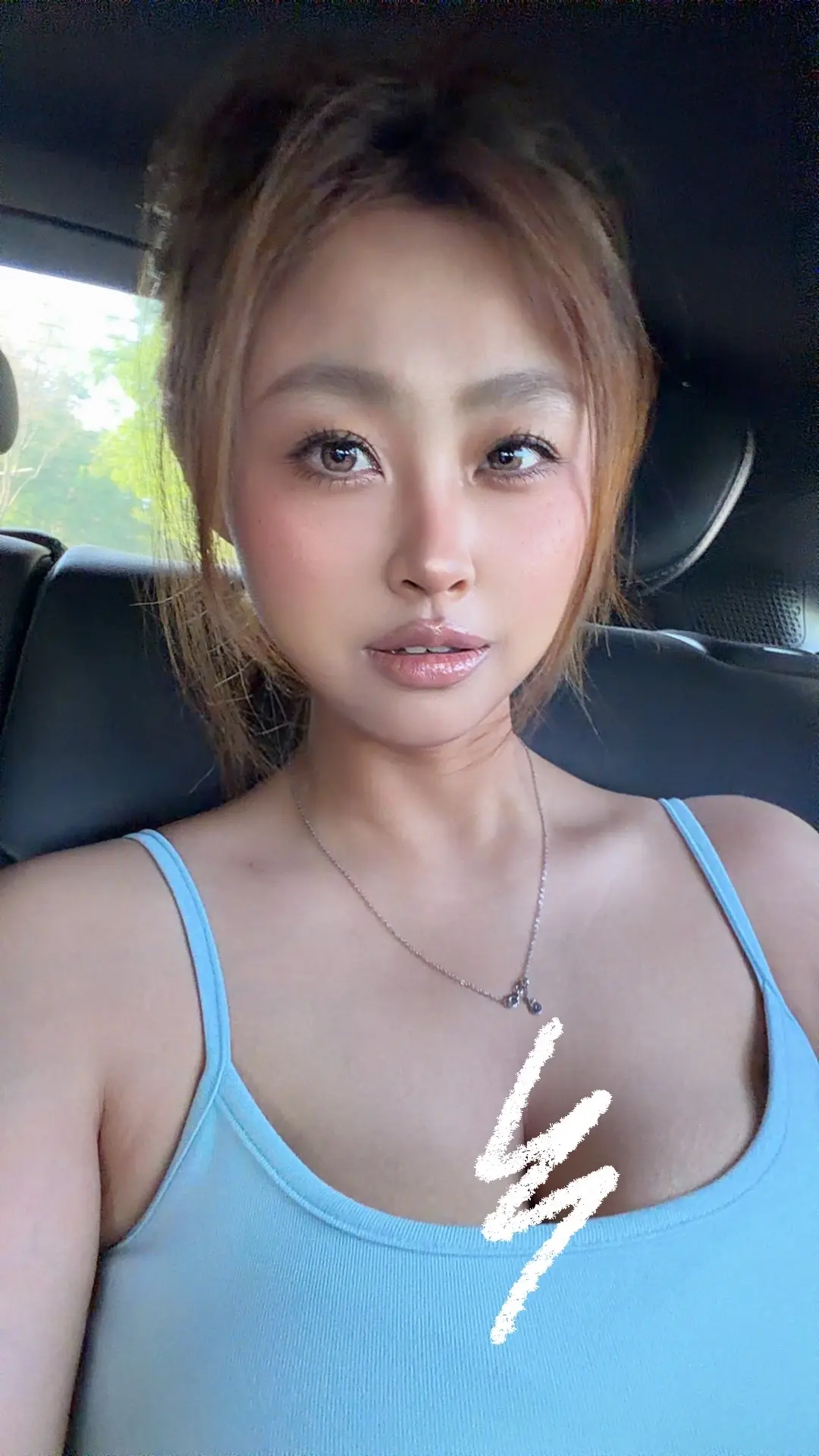 内置摄像头为什么这么白 好烦